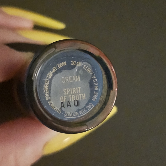 MAC x Wonder Woman Cream Nail Polish - Picture 4 of 5